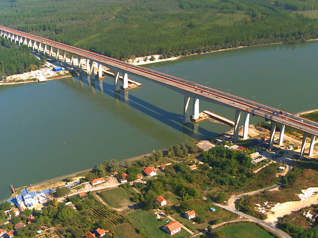 most na Dunavu kod Beške