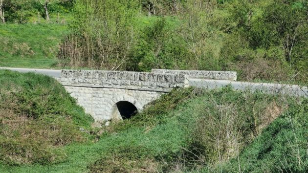 Veliki kameni most Borač Knić